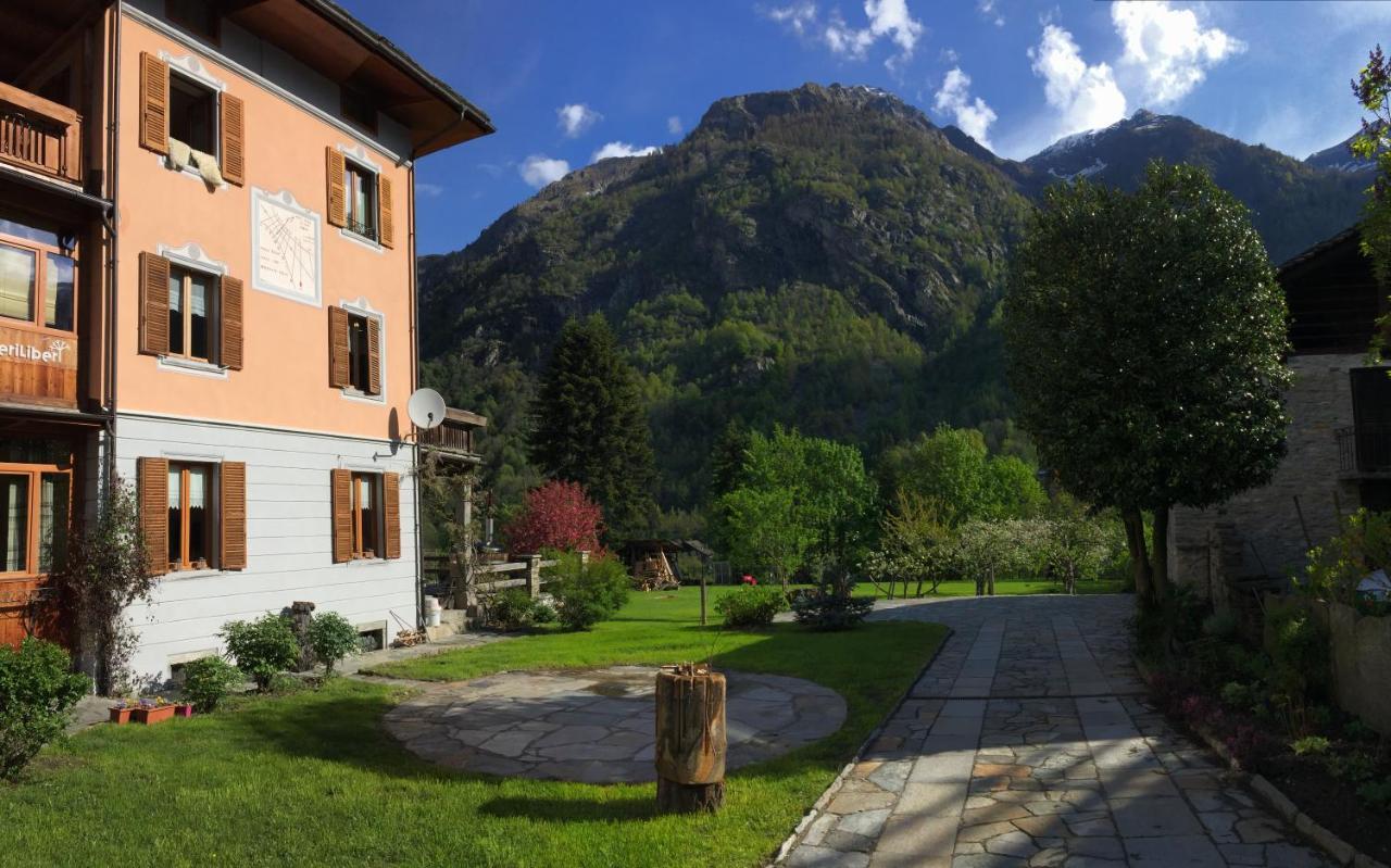Bed and Breakfast Tre Alberi Liberi à Alagna Valsesia Extérieur photo